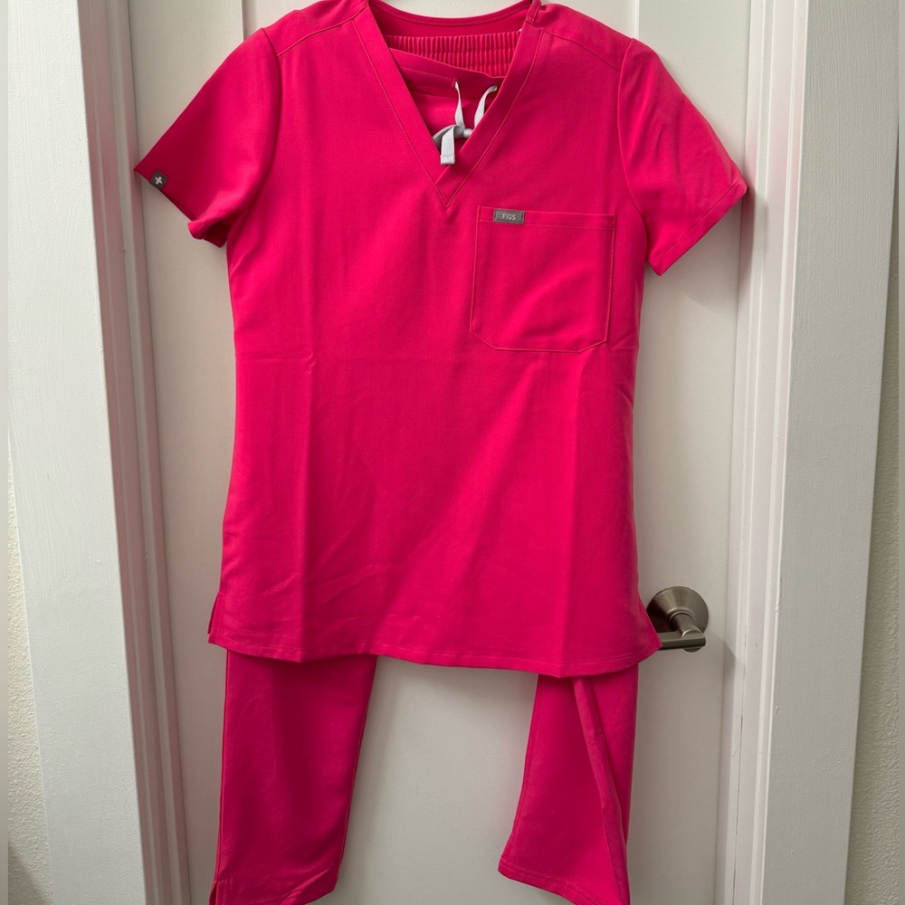 FIGS scrubs set - hot pink